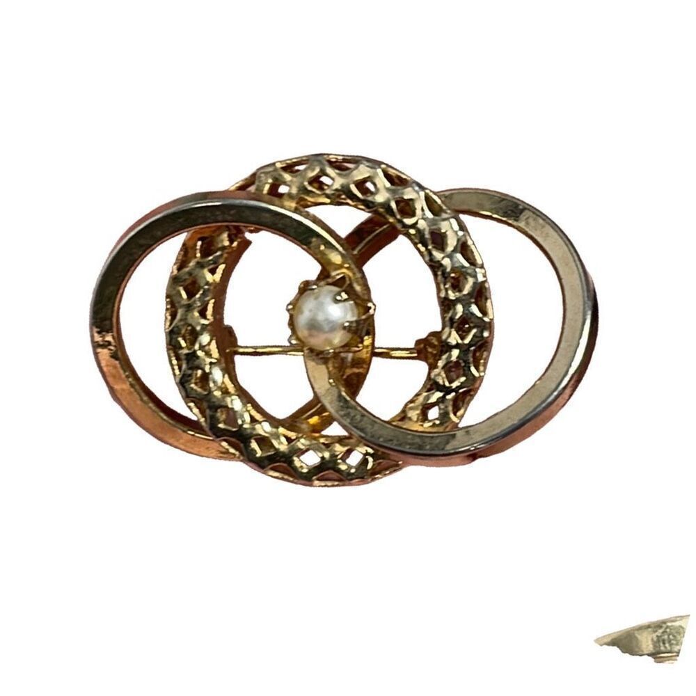 Vintage gold tone triple ring faux pearl brooch
